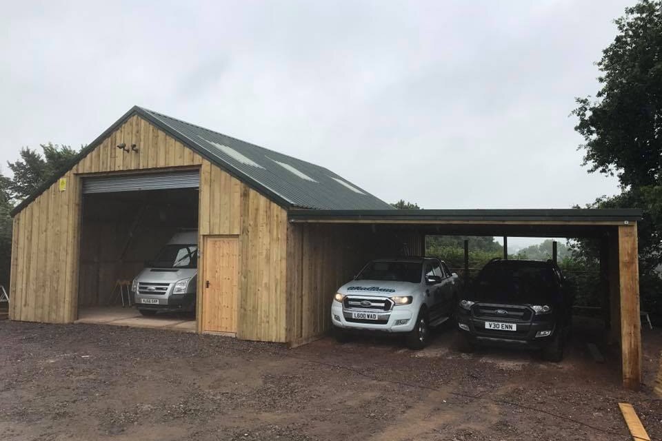 workshop with adjoining 2 car port
